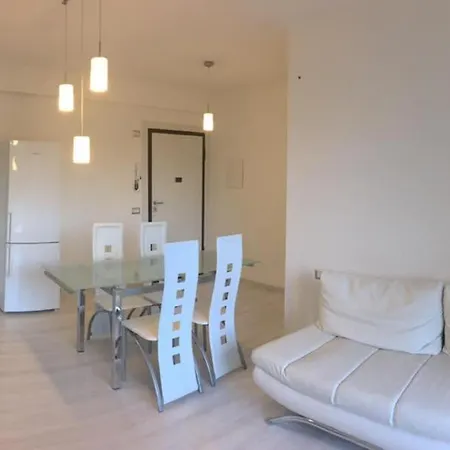 Con Terrazza Centralissimo A 100 Mt Dal Mare Cattolica