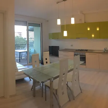 Con Terrazza Centralissimo A 100 Mt Dal Mare * Cattolica